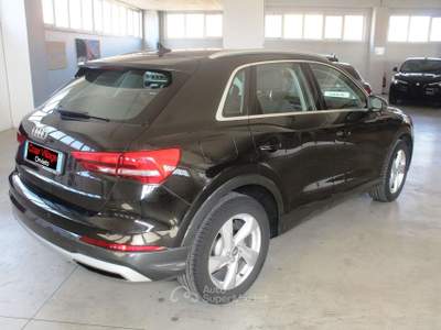 Audi Q3 Q3 35 1.5 tfsi mhev Business s-tronic Nero usata Orvieto