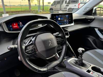 Peugeot 2008 Allure Pack unicaproprietaria tagliandata 130 CV Bianco usata Rovello Porro