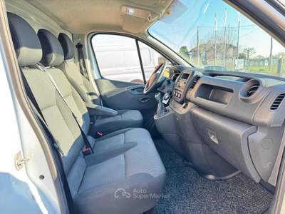 Renault Trafic T30 2.0 dCi 120CV PL-TN Furgone tagliandato Bianco usata Rovello Porro