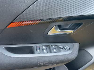 Peugeot 208 1.2 Puretech Active Pack Start&amp;Stop 75cv Giallo usata Sarego