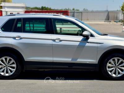 Volkswagen Tiguan 122CV Life FARI LED Argento usata Altamura
