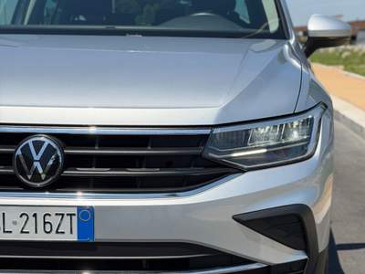 Volkswagen Tiguan 122CV Life FARI LED Argento usata Altamura