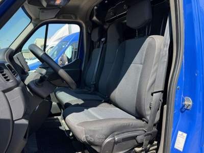 Renault Master T33 2.3 dCi 135 CV PASSO MEDIO Blu/Azzurro usata Este