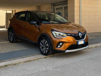 Renault Captur Plug-in Hybrid E-Tech 160 cv Initiale Paris Bronzo usata SANTERAMO IN COLLE