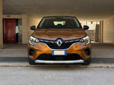 Renault Captur Plug-in Hybrid E-Tech 160 cv Initiale Paris Bronzo usata SANTERAMO IN COLLE