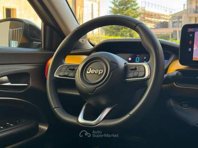 Jeep Avenger 100 cv MHEV Summit Giallo usata SANTERAMO IN COLLE