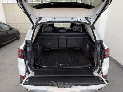 BMW X5 X5 xdrive25d 231cv auto Bianco usata Massa