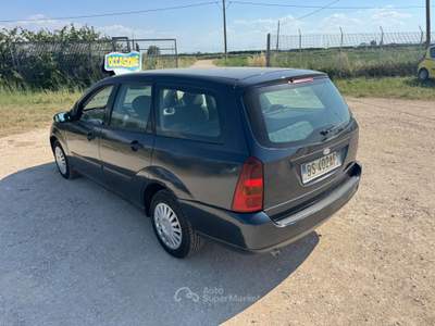 Ford Focus TDDi cat SW Ambiente Blu/Azzurro usata LUCERA