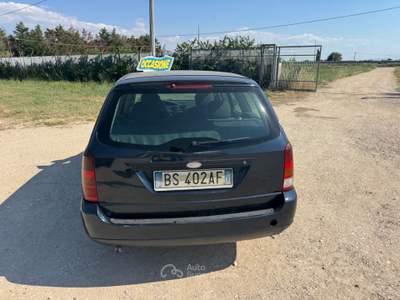 Ford Focus TDDi cat SW Ambiente Blu/Azzurro usata LUCERA