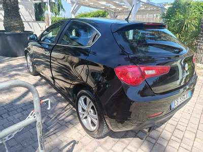 Alfa Romeo Giulietta Exclusive Nero usata Altamura