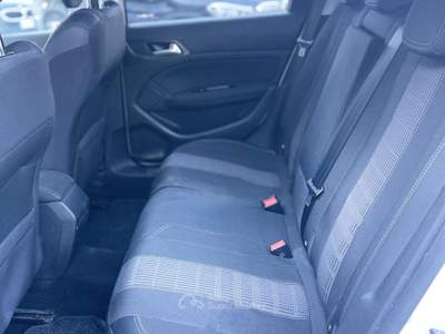 Peugeot 308 1.5 Diesel 130CV E6 Automatica - 2019 Bianco usata Roma