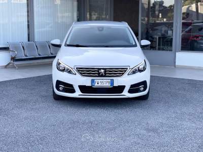 Peugeot 308 1.5 Diesel 130CV E6 Automatica - 2019 Bianco usata Roma