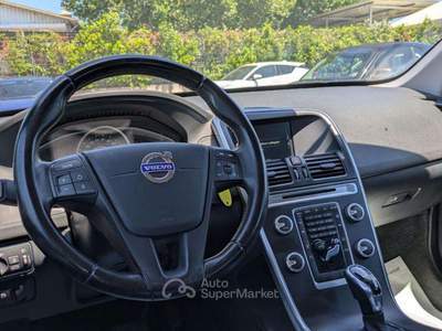 Volvo XC60 2.0d Geartronic 136cv Nero usata Roma