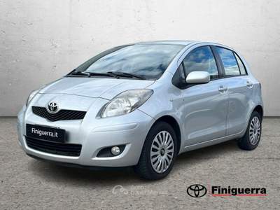 Toyota Yaris 1.4 D-4D 90cv Active Argento usata Civate