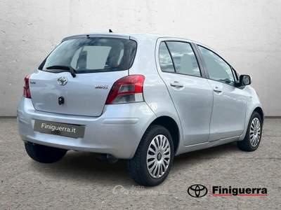 Toyota Yaris 1.4 D-4D 90cv Active Argento usata Civate