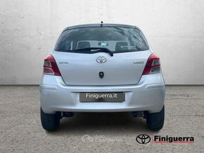 Toyota Yaris 1.4 D-4D 90cv Active Argento usata Civate