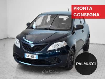 Lancia Ypsilon 1.0 FireFly 70cv S&S Hybrid GOLD Blu/Azzurro usata Prato