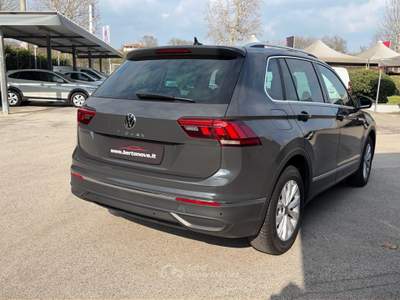 Volkswagen Tiguan 2.0 TDI SCR 110KW Life DSG Grigio usata Alonte