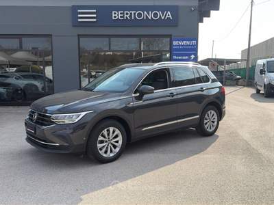 Volkswagen Tiguan 2.0 TDI SCR 110KW Life DSG Grigio usata Alonte