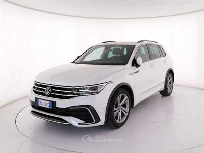 Volkswagen Tiguan 1.5 tsi R-Line 150cv dsg Bianco usata Roma