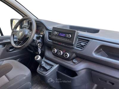 Renault Trafic trafic T27 2.0 dci 150cv energy my23 Euro 18.700 + iva Bianco usata Como