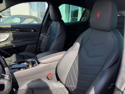 Maserati Grecale 2.0 mhev Modena 330cv auto Nero usata Cava Manara