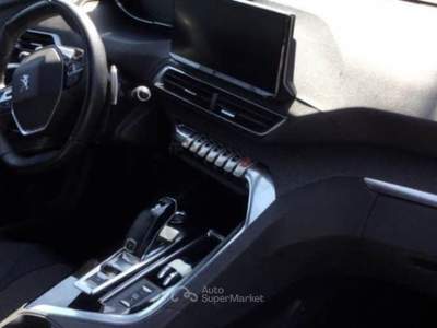 Peugeot 3008  1.5 bluehdi Allure Pack 130cv eat8 Bianco usata Sant'Anastasia