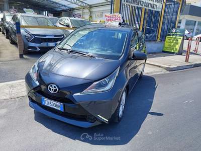 Toyota Aygo 1.0 VVT-i 69 CV 5 porte x-play Grigio usata Barletta