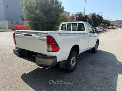 Toyota Hilux 2.4 d-4d 4x2 Hilux my19 Bianco usata Pianoro