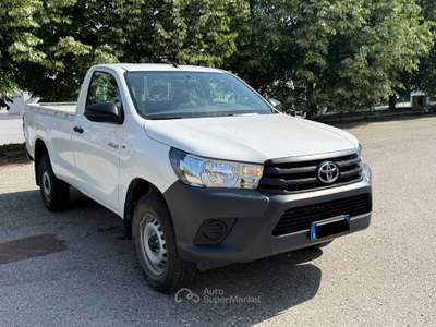 Toyota Hilux 2.4 d-4d 4x2 Hilux my19 Bianco usata Pianoro