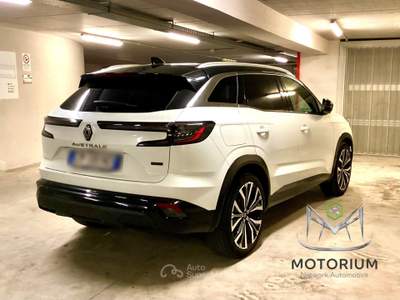 Renault Austral 1.2 E-Tech full hybrid Iconic 200cv auto Bianco usata Roma