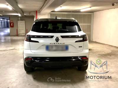Renault Austral 1.2 E-Tech full hybrid Iconic 200cv auto Bianco usata Roma