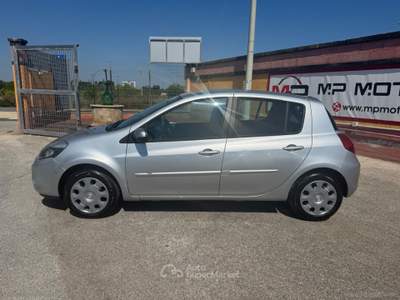 Renault Clio CLIO YAHOO 1.2 75CV GPL Grigio usata Bari
