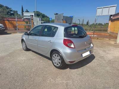 Renault Clio CLIO YAHOO 1.2 75CV GPL Grigio usata Bari