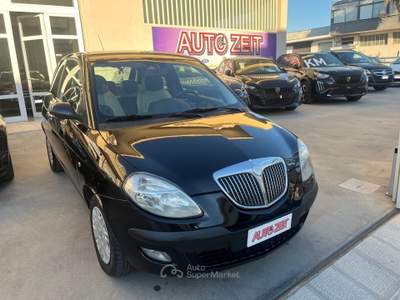Lancia Ypsilon Benzina Nero usata Castellana Grotte