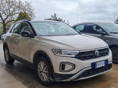 Volkswagen T-Roc Life Beige usata Altamura
