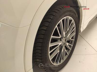 Audi Q3 2.0 35 TDI S Tronic S Line Edition Bianco usata Avellino