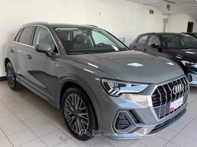 Audi Q3 2.0 35 TDI S Tronic S Line Edition Grigio usata Avellino