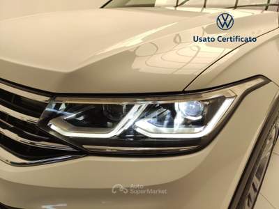 Volkswagen Tiguan 2.0 TDI SCR 110KWR-Line DSG Bianco usata Avellino
