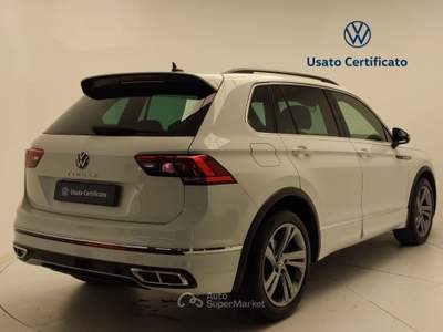 Volkswagen Tiguan 2.0 TDI SCR 110KWR-Line DSG Bianco usata Avellino