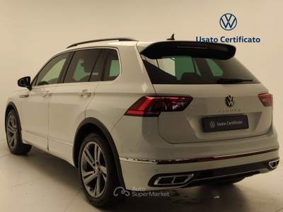 Volkswagen Tiguan 2.0 TDI SCR 110KWR-Line DSG Bianco usata Avellino
