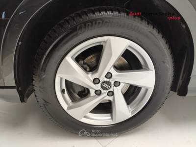Audi Q3 2.0 35 TDI S Tronic Business Advanced Nero usata Avellino