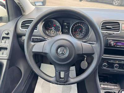 Volkswagen Golf Golf VI 1.6 TDI 105CV 5P TRENDLINE 2012 Bianco usata Latina