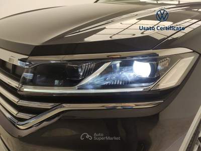 Volkswagen Touareg 3.0 V6 TSI eHYBRID Elegance usata Avellino