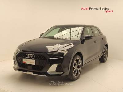 Audi A1 A1 Citycarver 1.0 TFSI 110cv S Tronic Blu/Azzurro usata Avellino