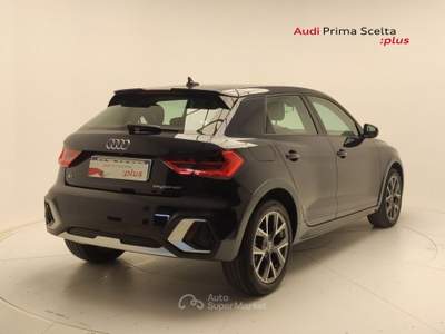 Audi A1 A1 Citycarver 1.0 TFSI 110cv S Tronic Blu/Azzurro usata Avellino