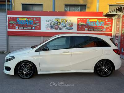 Mercedes-Benz Classe B B 200 d 2.1 136cv Premium - 2018 Bianco usata Giugliano in Campania