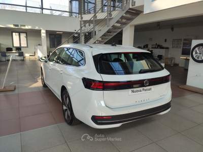 Volkswagen Passat Passat 1.5 tsi ehybrid Business 204cv dsg Bianco usata Avellino
