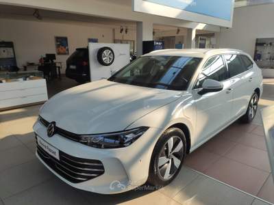 Volkswagen Passat Passat 1.5 tsi ehybrid Business 204cv dsg Bianco usata Avellino
