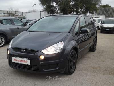 Ford S-Max Titanium Grigio usata Qualiano